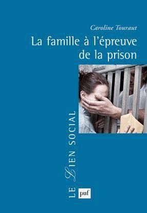 Emprunter La famille à l'épreuve de la prison livre