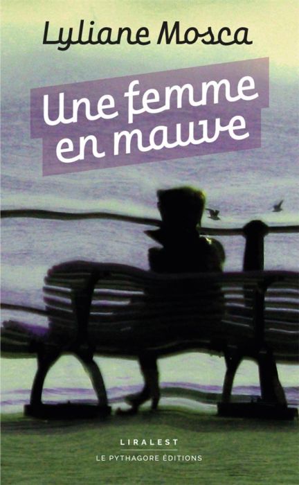 Emprunter Une femme en mauve livre